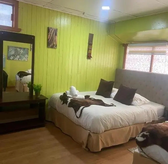ベーシックトリプルルーム, Hostal Queltehue