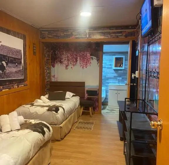 スタンダードルーム, Hostal Queltehue