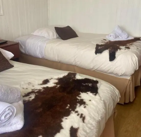 スタンダードトリプルルーム, Hostal Queltehue