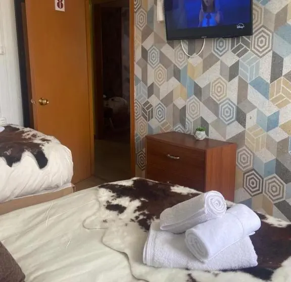 スタンダードトリプルルーム, Hostal Queltehue