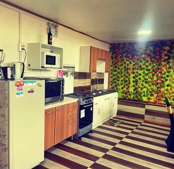スタンダード４人部屋, Hostal Queltehue