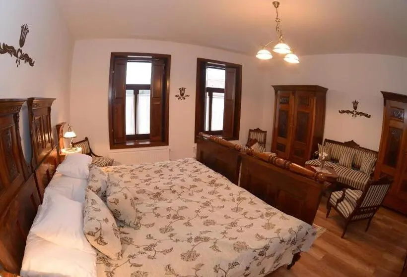Superior-sviitti, Levendula Porta és Pajtaszínház