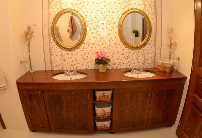 スーペリアースイート, Levendula Porta és Pajtaszínház