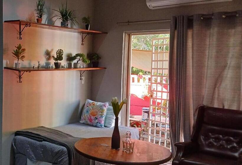 Семейный Номер Deluxe, The Flower Guest House