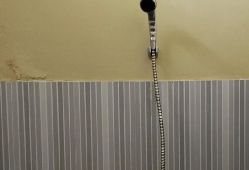 デラックスルーム, Oyo 93657 Puri Batu Bolong