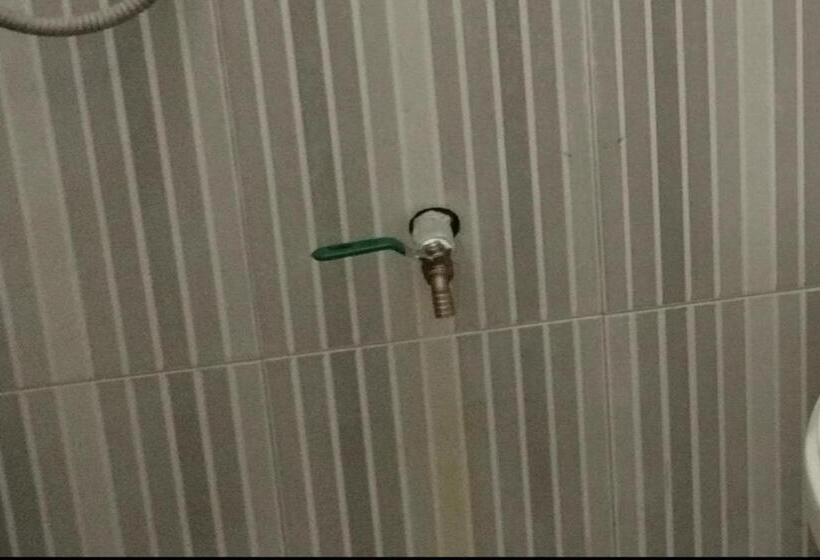 デラックスルーム, Oyo 93657 Puri Batu Bolong