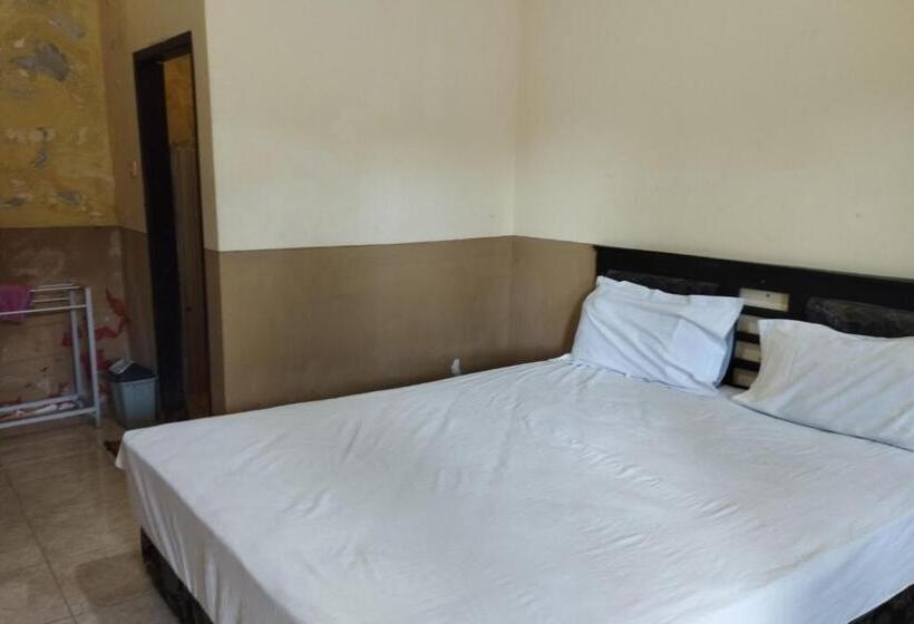 デラックスルーム, Oyo 93657 Puri Batu Bolong