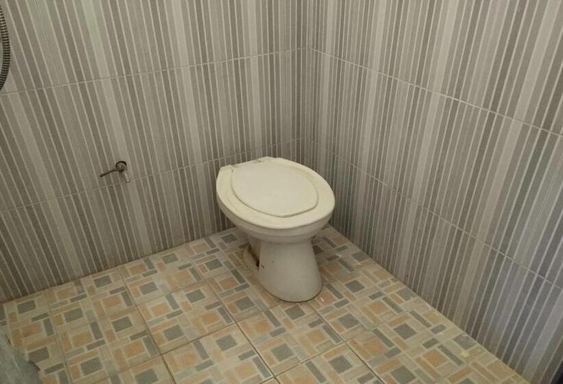 デラックスルーム, Oyo 93657 Puri Batu Bolong