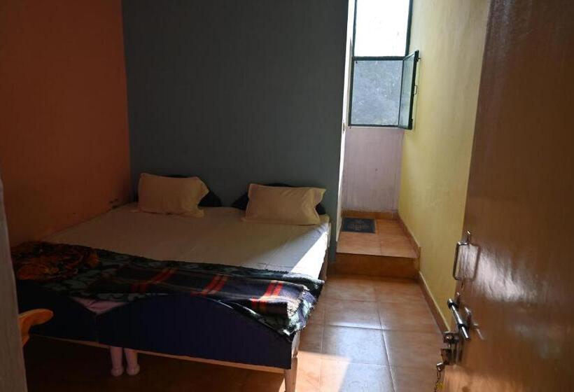 חדר סטנדרט נוף לגינה, Krishna Paying Guest House