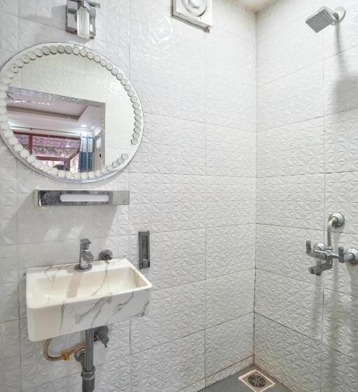 Вилла 3 Спальни, Lacasita Villas & Cottages Near Anjuna Beach & Shiva Valley