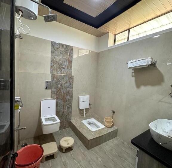 סטודיו דלוקס, Nature‘r Nest Homestead