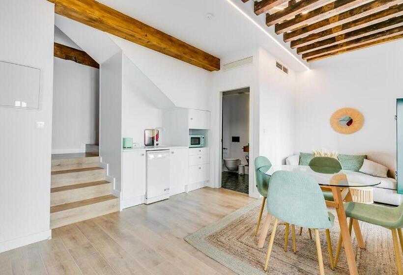 سوئیت با وان آب گرم, Palacio De Bobadilla Suites
