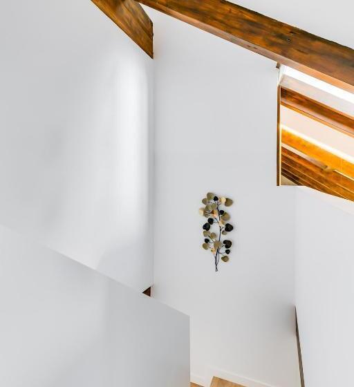 سوئیت با وان آب گرم, Palacio De Bobadilla Suites