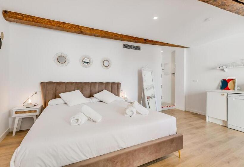 سوئیت با بالکن, Palacio De Bobadilla Suites