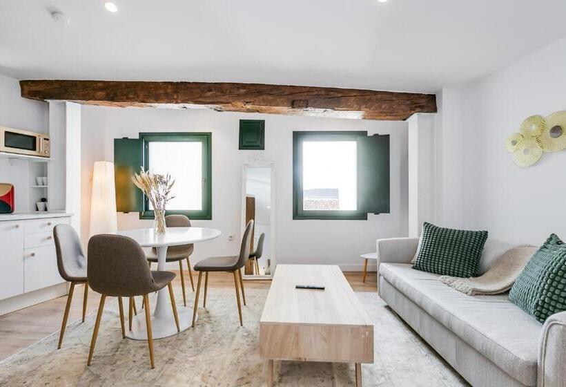 سوییت خانوادگی, Palacio De Bobadilla Suites