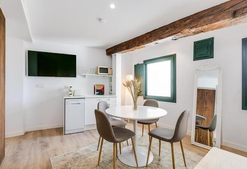 سوییت خانوادگی, Palacio De Bobadilla Suites