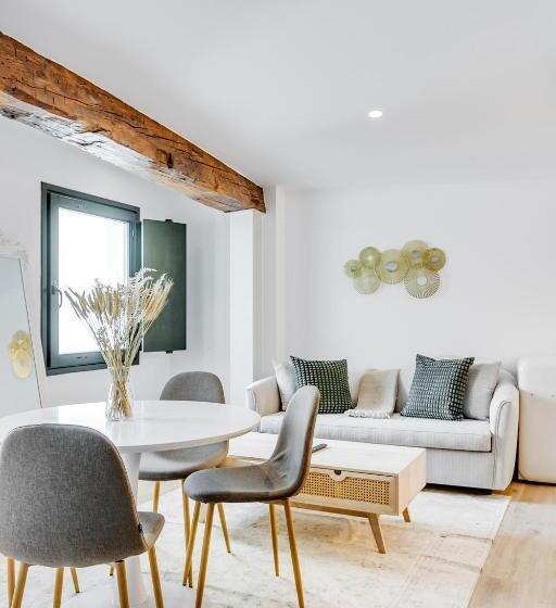 سوییت خانوادگی, Palacio De Bobadilla Suites