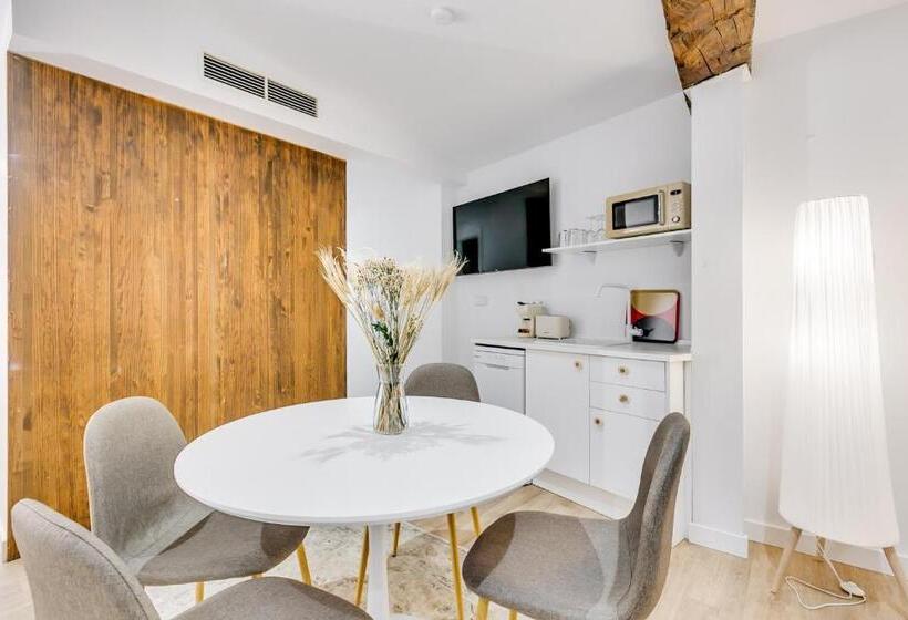 سوییت خانوادگی, Palacio De Bobadilla Suites