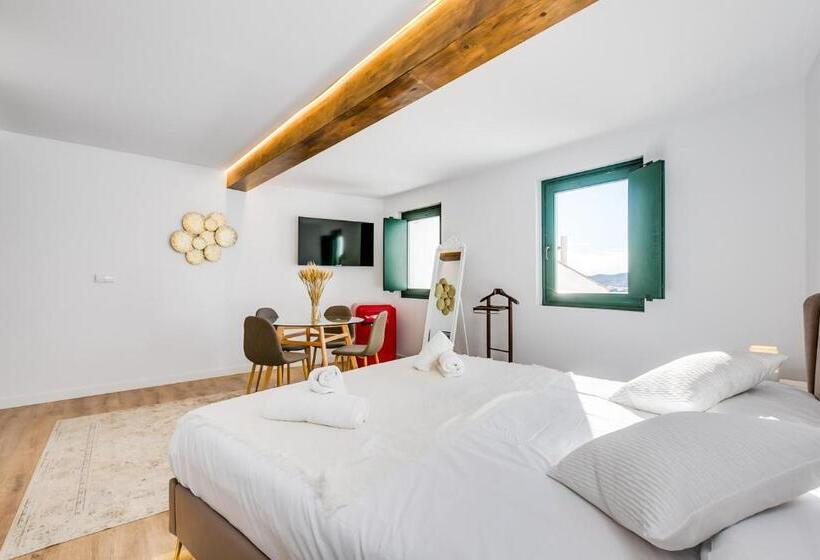 سوییت دوبلکس, Palacio De Bobadilla Suites