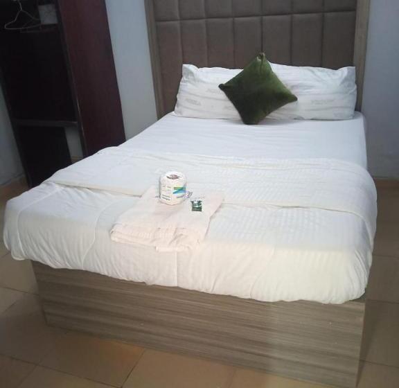 اتاق استاندارد یک نفره, Morada Hotels Ltd