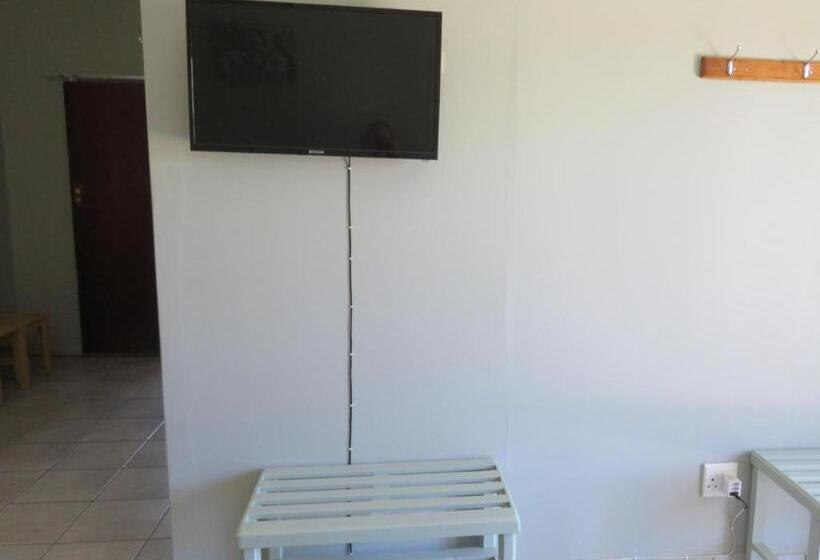 جناح, Cobblestone Court