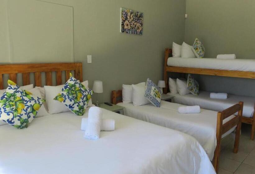 جناح, Cobblestone Court