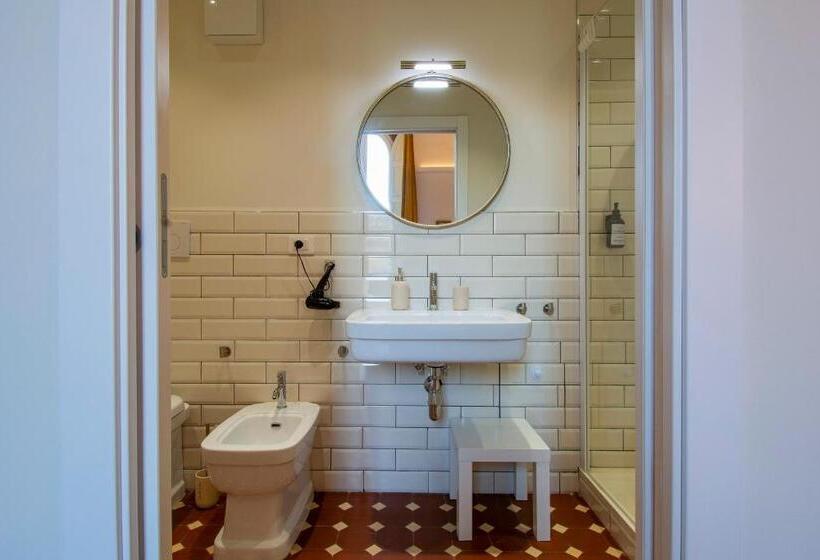 اتاق استاندارد, Motif 26 Pistoia