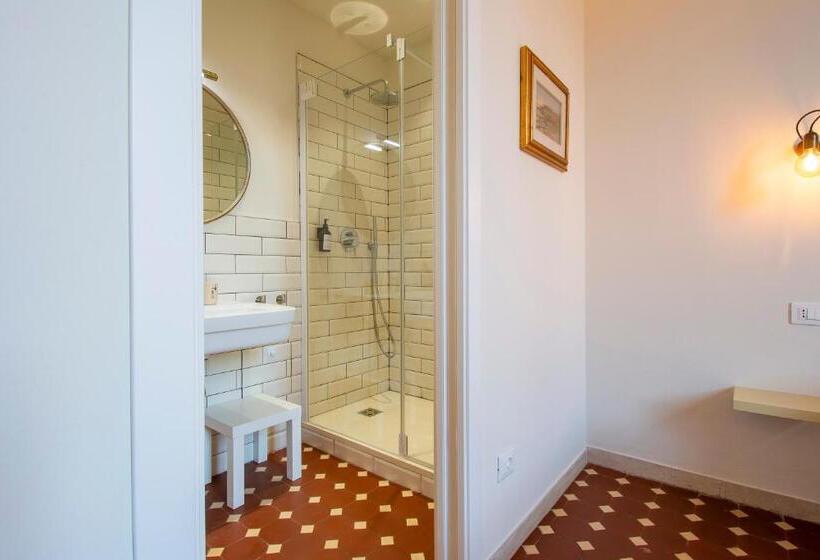 اتاق استاندارد, Motif 26 Pistoia