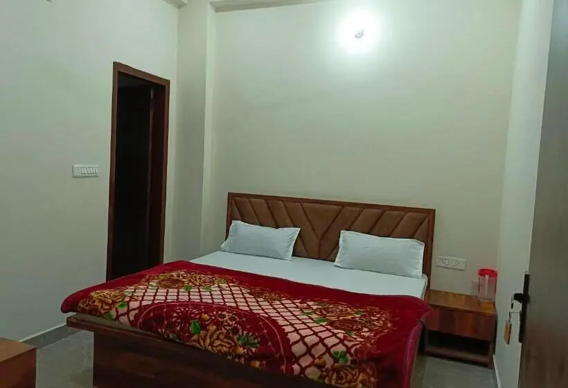 Standard-huone, Shri Girraj Residency