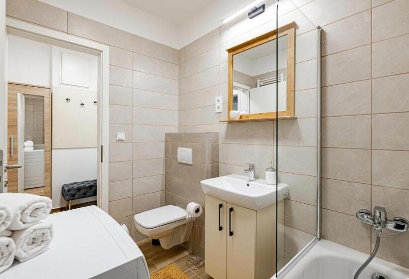 استودیوی استاندارد, Spirit Apartments By Urbanrent