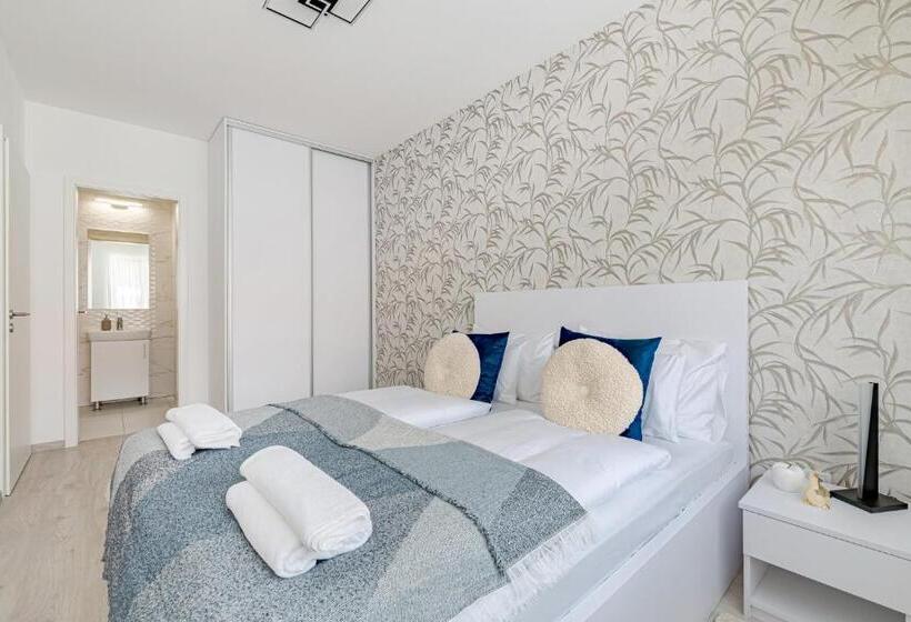 آپارتمان خانواده 1 خوابه, Spirit Apartments By Urbanrent