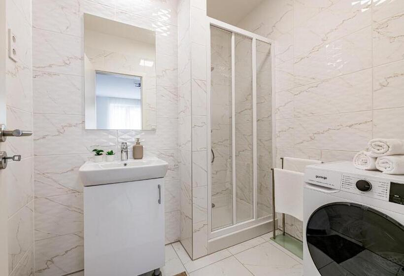 آپارتمان خانواده 1 خوابه, Spirit Apartments By Urbanrent