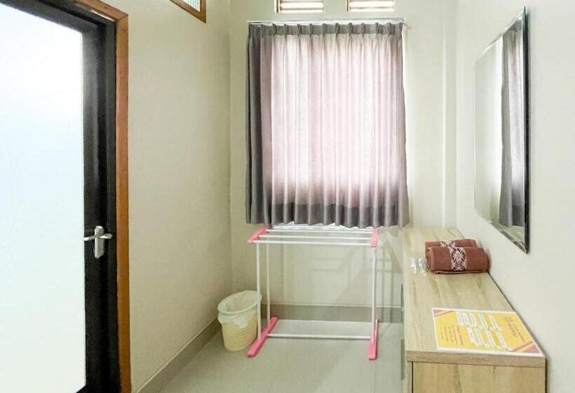 اتاق سوپریور, Urbanview Syariah Hotel Kanigara Batu