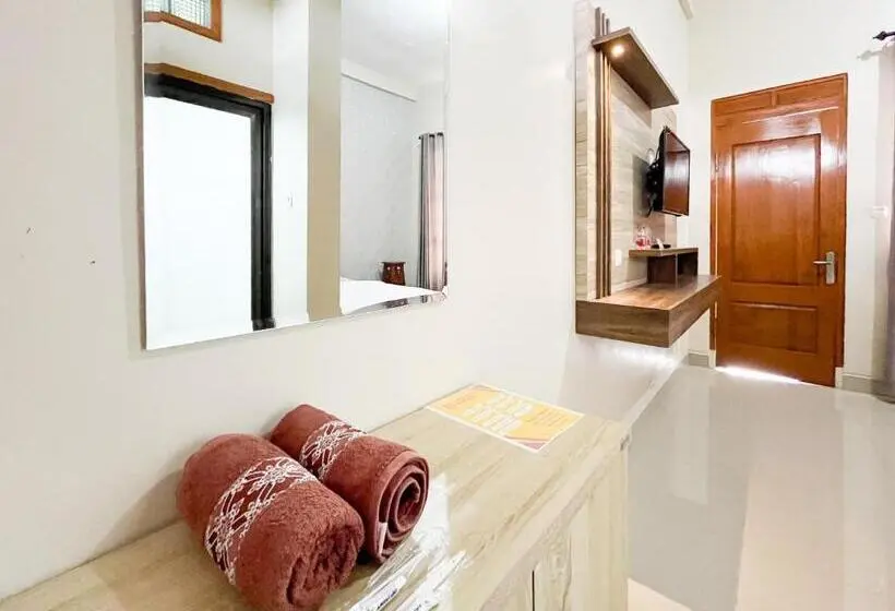 Superior-huone, Urbanview Syariah Hotel Kanigara Batu
