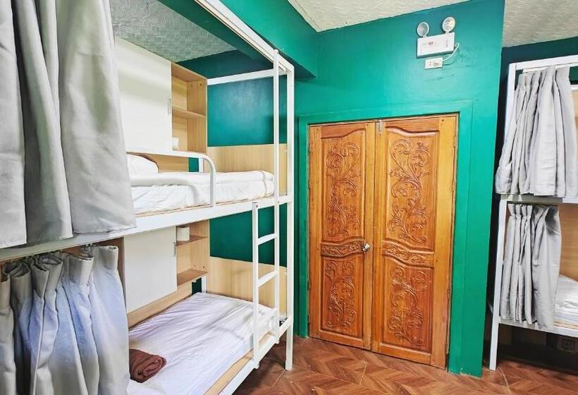 Cama em Quarto Compartilhado, 80 Bar Hostel