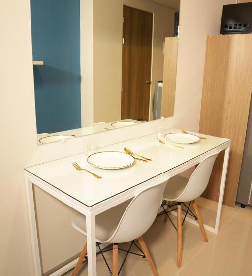 プールビュースタンダードステューディオ, Homefort At S Residences