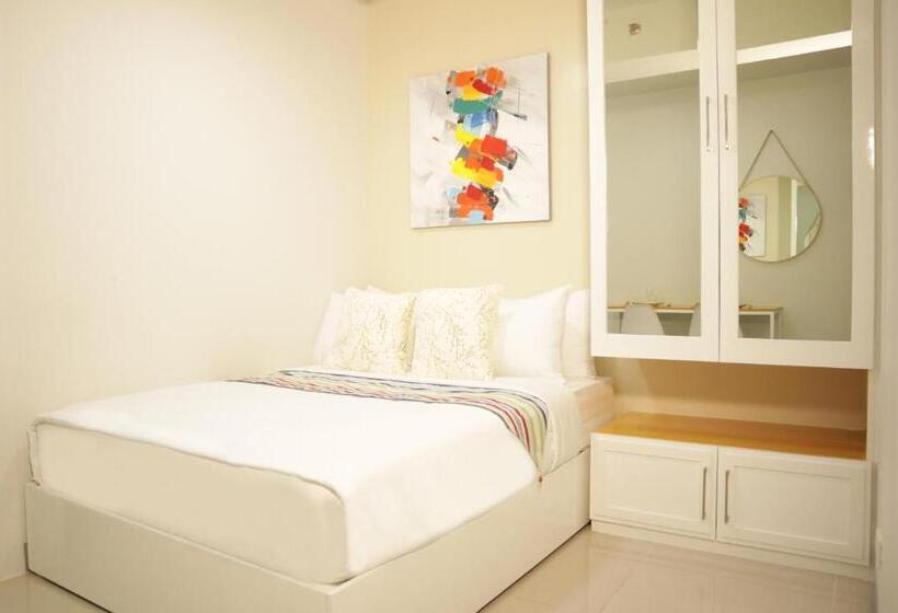 Студио Стандарт Вид на Бассейн, Homefort At S Residences