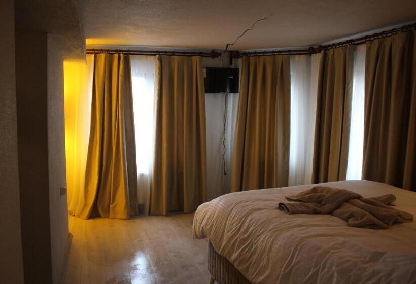 اتاق استاندارد سه نفره, Ambar