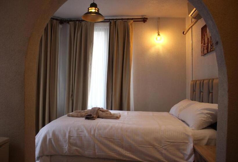 标准三人间, Ambar