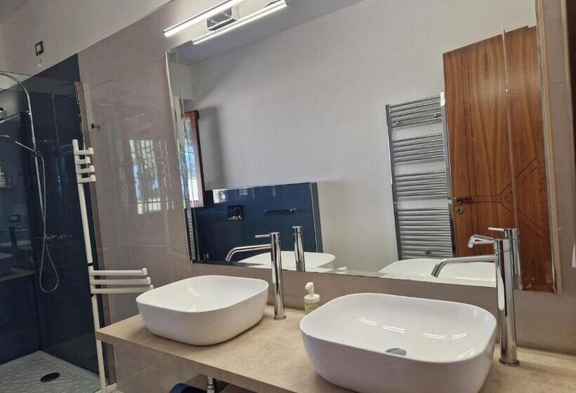 غرفة قياسية, Eteras Verrusio Art