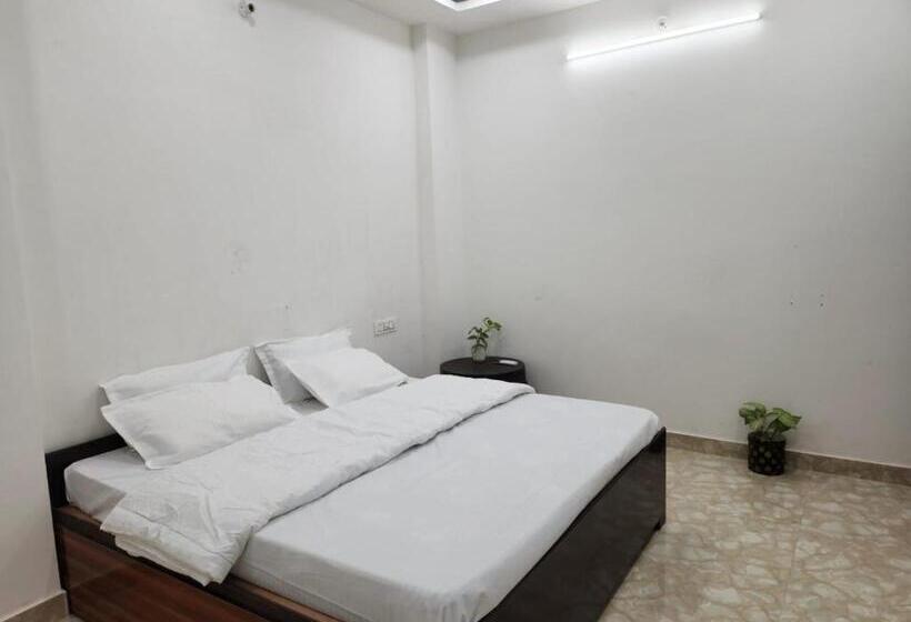 Chambre Deluxe, Pitambara Dham