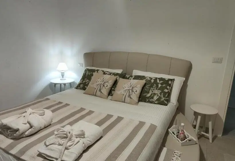 Standard Kolmen Hengen Huone, Relais Antiche Memorie
