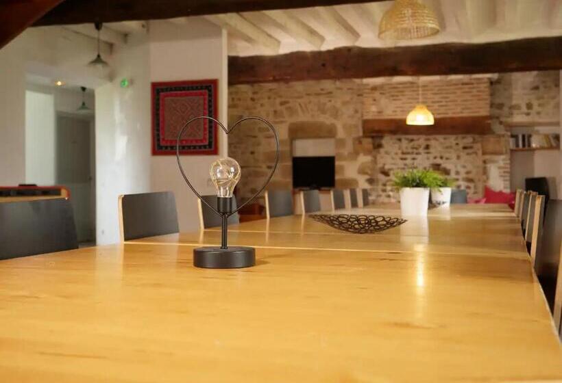 이코노미 트리플 룸, Sous Le Même Ciel