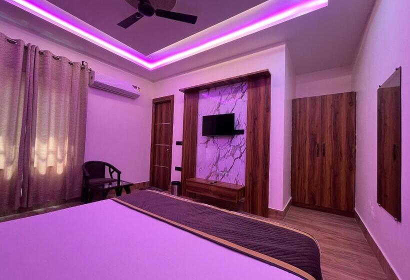 スーペリアールーム, Fabhotel The Vrindavan Inn