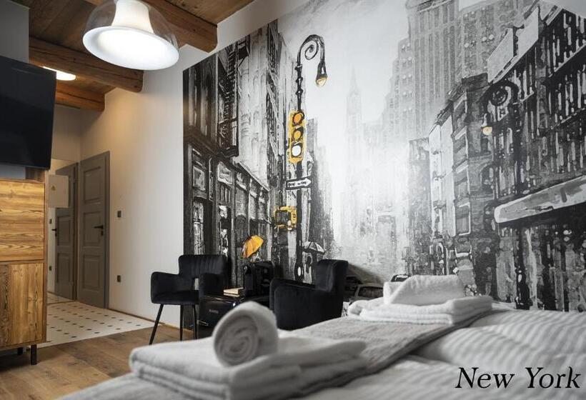 バルコニー付きデラックスルーム, Dům U Města Milána   Sedm Dveří, Sedm Světů