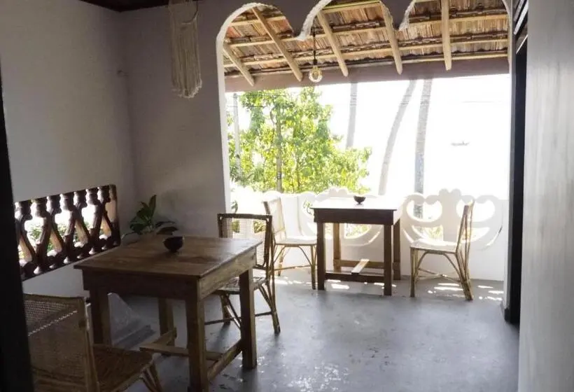 オーシャンビュースタンダードルームバルコニー付き, Just Another Guesthouse