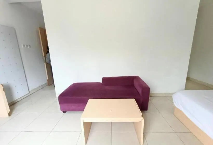デラックスルーム, Urbanview Hotel B Liv Kendari By Reddoorz