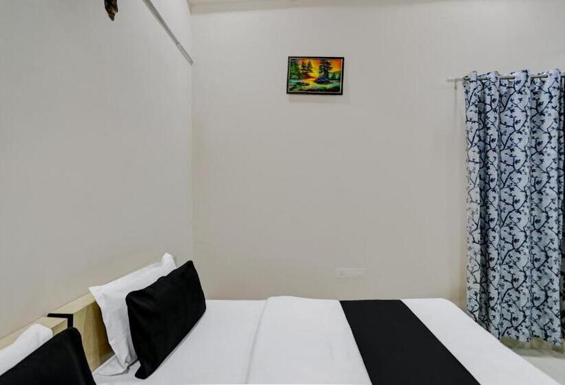 Quarto Triplo Clássico, Collection O Dev S Villa