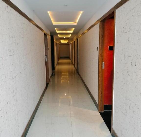 豪华房间, Black & White