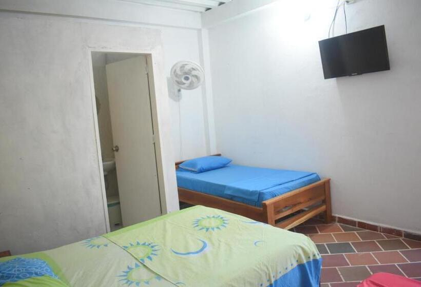 חדר סטנדרט לשלושה, Shaddai Restaurante Y Hospedaje